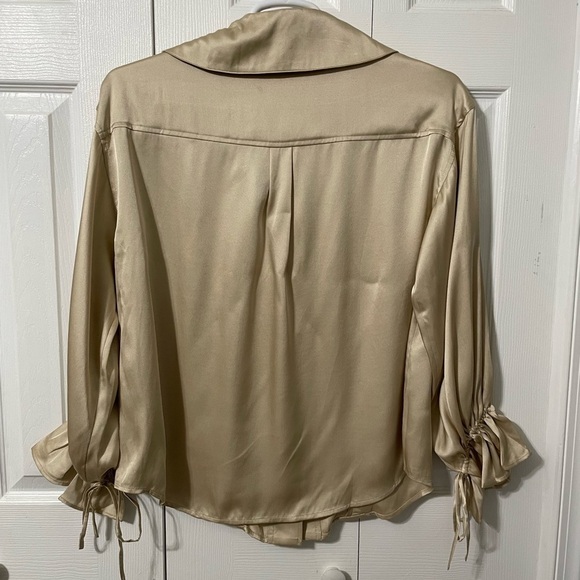 Vivienne Hu Women’s NWT Long Sleeve Gold Silk Style Large collar size 2 - Picture 9 of 16